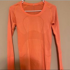 LULULEMON long sleeve swiftly tech
